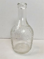 Vintage 4/5 Quart Glass Wine Bottle Decanter 8&Prime; tall Grapes & Leaves Design 422