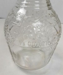 Vintage 4/5 Quart Glass Wine Bottle Decanter 8&Prime; tall Grapes & Leaves Design 422