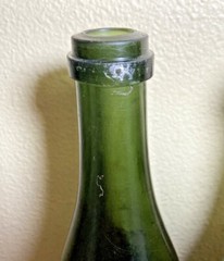 SET of 2 VINTAGE 10” GREEN GLASS EMPTY WINE BEER BOTTLE BUBBLE PUNT BOTTOM 14oz