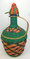 VTG VIRESA SCOUBIDOU COLORFUL WINE BOTTLE PLASTIC WOVEN WICKER SPAIN 60-70s BOHO