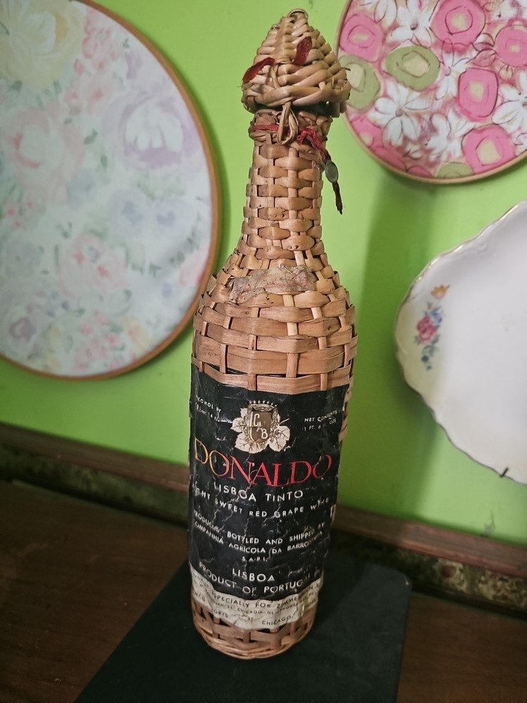 Vintage Donaldo Lisboa Tinto Portuguese Wine Bottle Wicker Wrapped Bar Decor