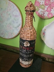 Vintage Donaldo Lisboa Tinto Portuguese Wine Bottle Wicker Wrapped Bar Decor