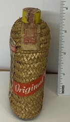 Vintage Teucke & Koenig Bärenfang Honey Liqueur Bottle Woven Straw Wrap Pint