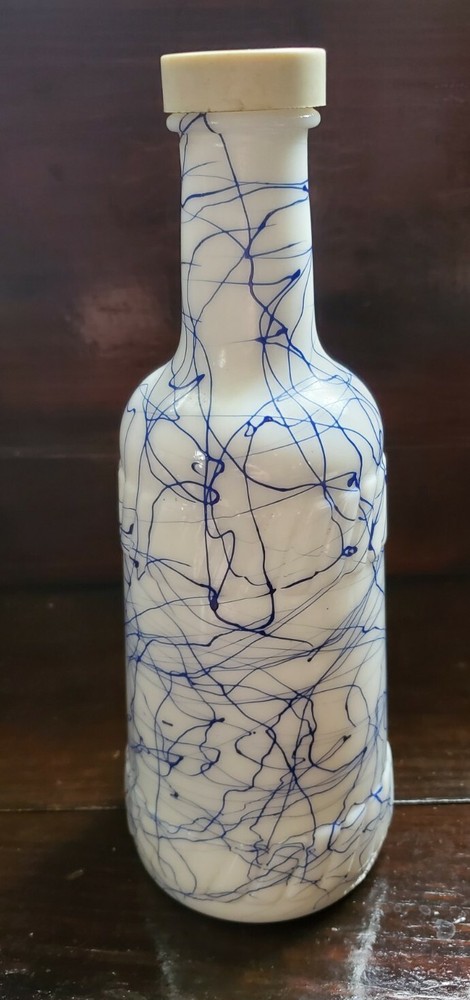 MCM Welch&rsquo;s Refreshment Wine Bottle Hazel Atlas Blue Drizzle Milk Glass 1955 Lid