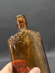 Vintage Bardenheier&rsquo;s Wine Amber Glass Embossed Pint Flask Bottle 1930s-1950s