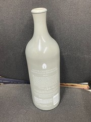 Ceramic Wine Bottles Empty Silver Unoaked Chardonnay Mer Soleil 2011 750ml – (2)