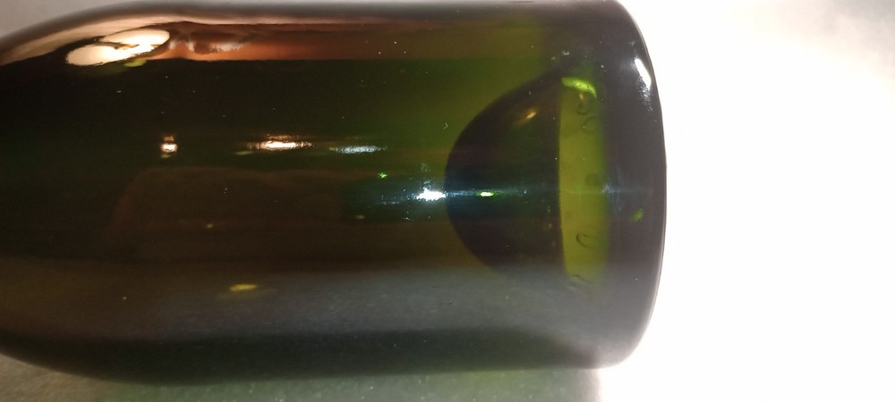 11&Prime; Tall Dark Green Glass Wine Bottle – Concave Base – 3 12&Prime; Base Lot# N370