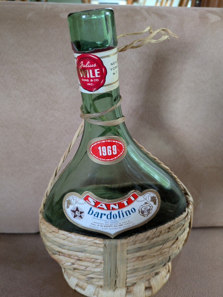 Vintage 1969 Santi Bardolino Verona Italy Green Glass Wine Bottle Wicker Wrapped