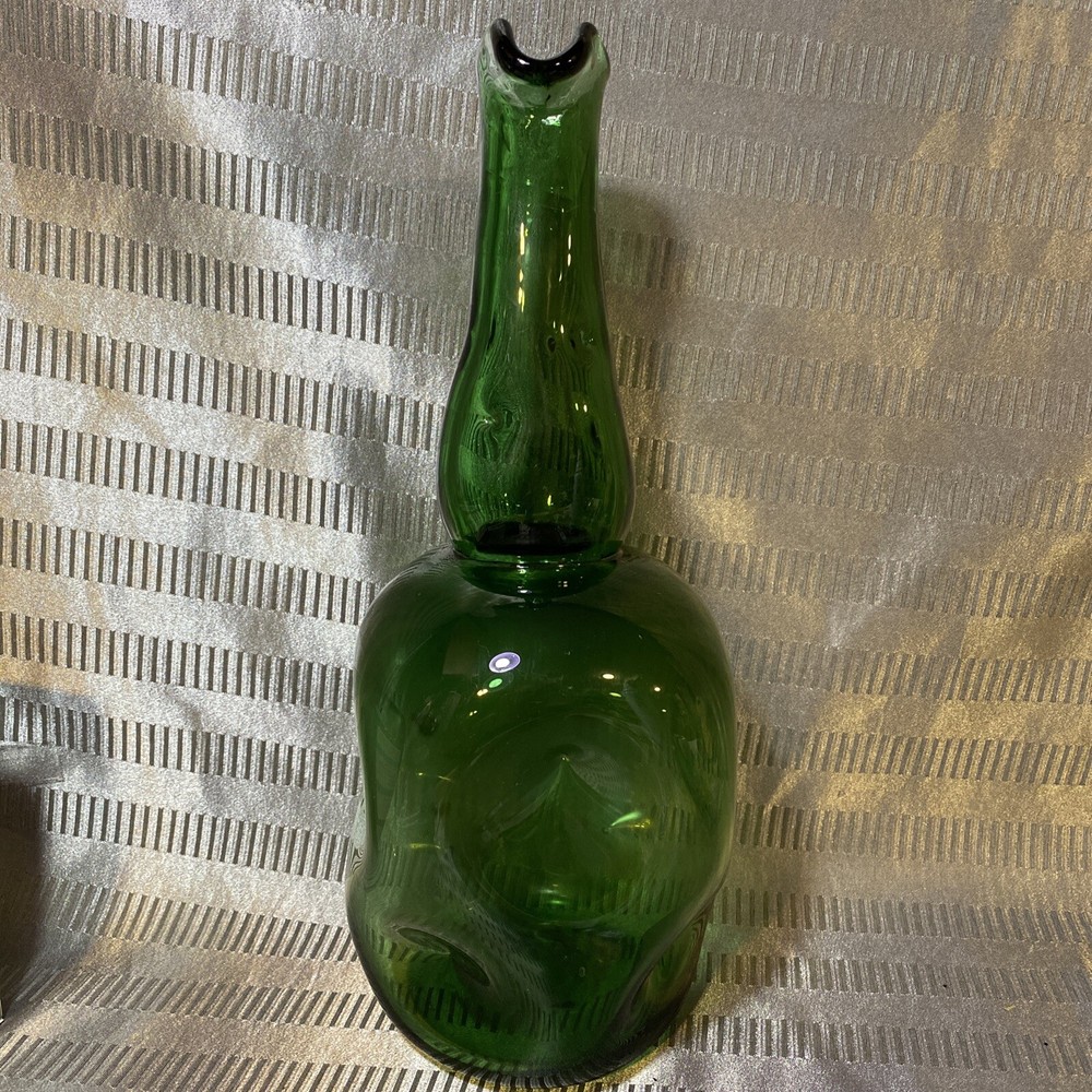Beautiful Vintage Emerald￼ green hand blown dimple glass decanter Art Glass￼
