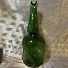 Beautiful Vintage Emerald￼ green hand blown dimple glass decanter Art Glass￼