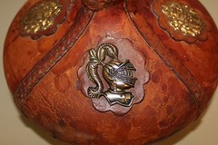 VTG Leather Wrapped Wine Bottle Decanter Medieval Knight Crest Theme Genie