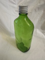 Vintage E & J Gallo Flavor-Guard One Pint Green Glass Liquor Bottle Cap