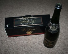 1979 SIR WINSTON CHURCHILL ( EMPTY ) POL ROGER CHAMPAGNE BOTTLE & BOX ( EMPTY )
