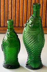 2 ANTINORI Green Glass Fish Decanters 1965 10.5&Prime; & 8&Prime; BIANCO White Wine Ital