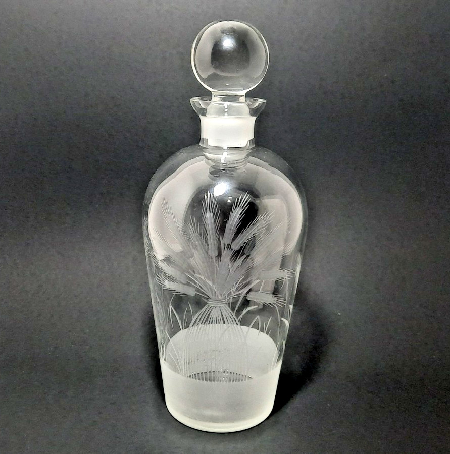 Vintage Etched Crystal Glass Bottle Wine Decamter
