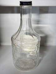 Mogen David Concord Kosher Jewish Wine Clear Glass Bottle EMPTY Nice Label