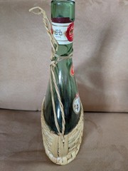 Vintage 1969 Santi Bardolino Verona Italy Green Glass Wine Bottle Wicker Wrapped