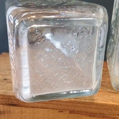 2 Vintage Manischewitz Pint Glass Wine Bottle Decorative