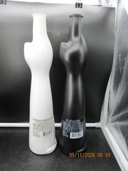 Happy Cats Mosel Saar Ruwer Reisling Black & White Wine Bottles