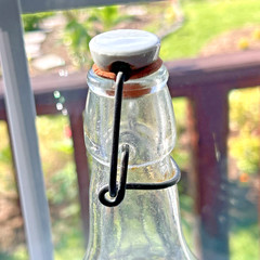 Vintage Le VIN French Wine Bottle Art-Nouveau Porcelain /Rubber Swing Stopper
