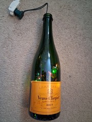 Veuve Clicquot BRUT Champagne Decorative Lighted Bottle Lamp–FREE SHIPPING!