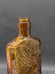 Vintage Bardenheier&rsquo;s Wine Amber Glass Embossed Pint Flask Bottle 1930s-1950s