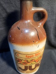 Vintage Apple Wine Jug & Lid Mogen David Wine Co. 4/5 Quart