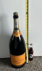 VEUVE CLICQUOT PONSARDIN 24&Prime; CHAMPAGNE DUMMY DISPLAY COLLECTIBLE EMPTY BOTTLE