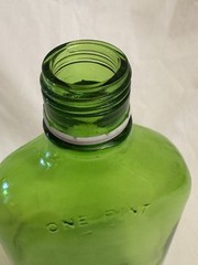 Vintage E & J Gallo Flavor-Guard One Pint Green Glass Liquor Bottle Cap