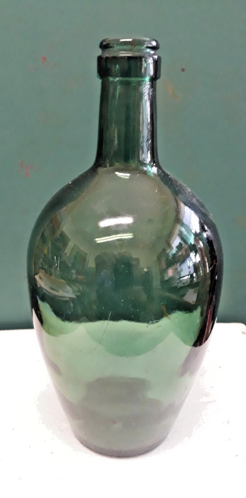 Vtg 4/5 Qt Green Wine Bottle – Embossed GP; 345 on Bottom