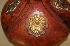 VTG Leather Wrapped Wine Bottle Decanter Medieval Knight Crest Theme Genie