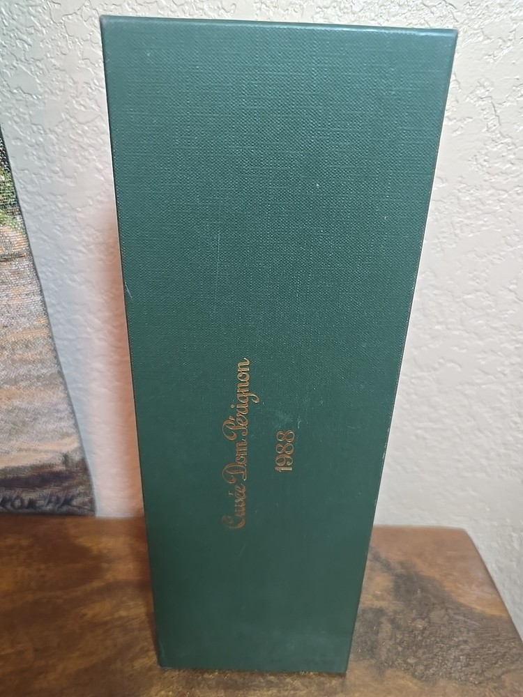 Vintage 1988 Cuvee&rsquo; Dom Perignon Champagne Empty Box w/ orig. Booklet