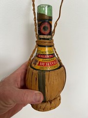RARE Vintage 1961 Bertolli CHIANTI Rattan Wrap Red & Green Rand Loop (Empty)