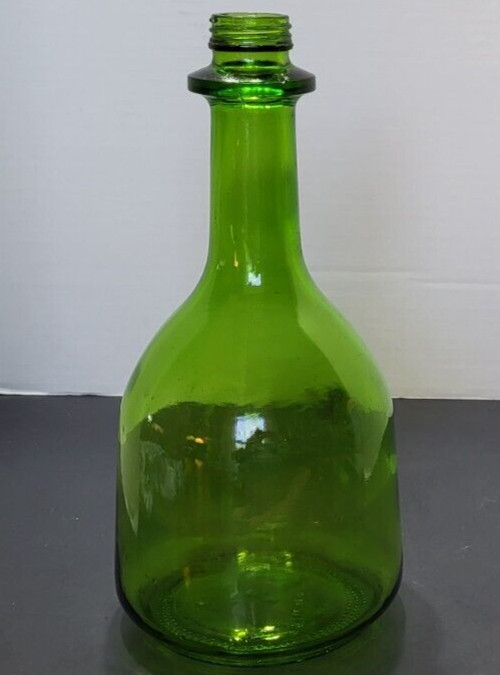 Vintage USA Green Glass 1/2 Gallon Bottle Decanter #810 No lid
