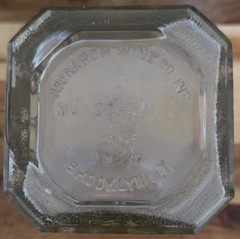 Vintage Monarch Wine Co. Manischewitz 1 Quart Glass Bottle