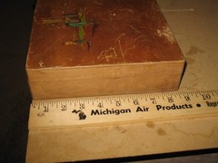 VTG 60s 70s RARE PISTOL BOTTLES IN WOOD BOX TARONA RED TABLE WINE PROP DECOR