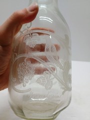 Vtg 1988 Norman Kosarin Wine Decanter Etched Doves Grapes Vines Birds Glass