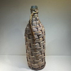 Vintage Hand Wicker Wine Bottle Woven Wine Jug Straw Wrapped Rustic Decor
