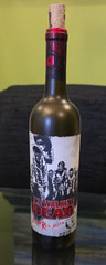 2015-2016 Walking Dead Empty Limited Ed. Collectable Wine Bottle Set W/Corks