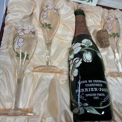 Perrier Jouet Box Champagne 1985 EMPTY Bottle/Cork 4 Hand Painted Glass Flutes
