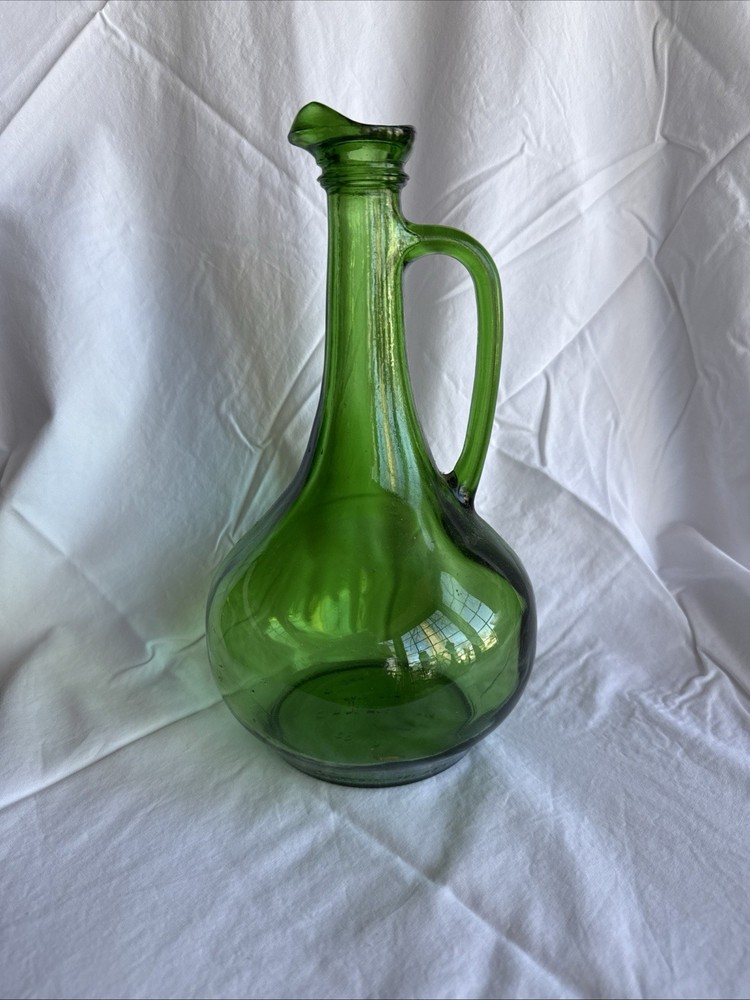 Vintage Wine World 1976 Green Glass Decanter Bottle 1.5 Litre Long Neck Handle
