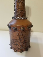 VINTAGE VINO LEATHER COVERED WINE BOTTLE WITH CORK/CHAIN EMPTY