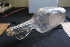Vintage Garrett&rsquo;s American Wines embossed clear 1 quart wine bottle grapes