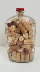 Garrett’s VTG Embossed American Wines 1/2 Gallon Wine Decanter Bottle+Corks