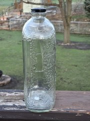 Vintage Glass Grapevine Embossed Wine Bottle Jar 1/2 Half Gallon Screw Lid GUC