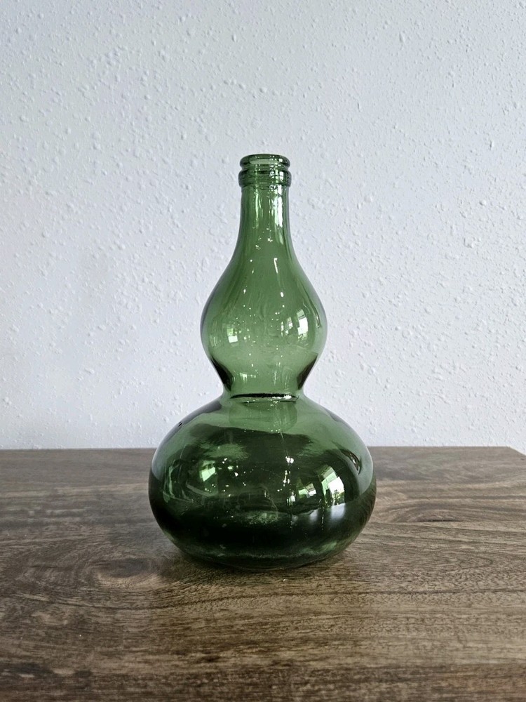 Unique Wine Bottle Green Smooth Hourglass Shaped Rose Bela 8&Prime;