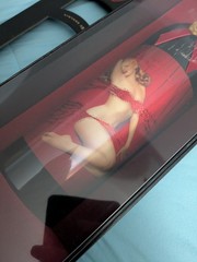 Marilyn Monroe 2003 Velvet Collection Empty Wine Bottle