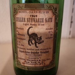 1969 Zeller Schwarze Katz Mosel Wine Bottle Green 1 pt. 8 fl. ozs.