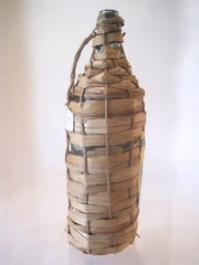 VTG RETSINA~CLASSIC~STRAW WICKER GREEK WINE BOTTLE CLEAR GLASS~3 LTR LITER LABEL
