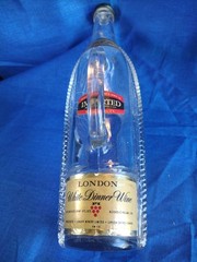 Vtg London Winery White Wine Dinner Ship Shaped Bottle 11.5”